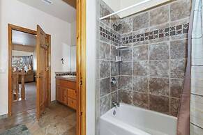 Zen Den by Avantstay Entertainers Home in Ideal Big Bear Location w/ H