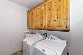 Zen Den by Avantstay Entertainers Home in Ideal Big Bear Location w/ H