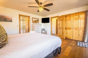 Angels Camp Lodge by Avantstay Log Style Home w/ Game Room & Hot Tub i