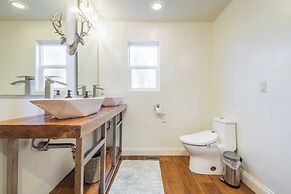 Angels Camp Lodge by Avantstay Log Style Home w/ Game Room & Hot Tub i