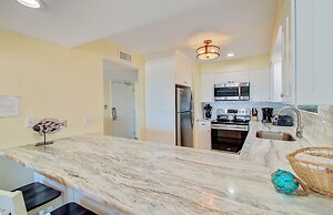 2 A Seagrove by Avantstay Oceanfront, Beach and Community Pool Access