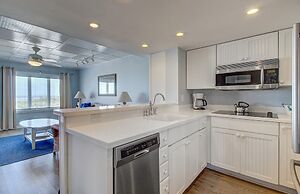 103 B Port O Call by Avantstay Direct Beach Access Screened In Porch!