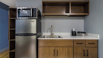 HomeTowne Studios by Red Roof & Conference Center Chicago – N Aurora/