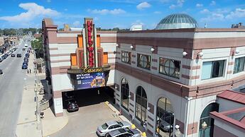 HomeTowne Studios by Red Roof & Conference Center Chicago – N Aurora/