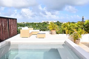 Manor Tulum by The Spot Rentals