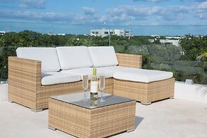 Manor Tulum by The Spot Rentals