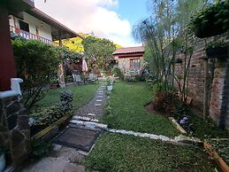 1961 Los Naranjos Hostal