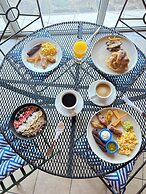 1961 Los Naranjos Hostal