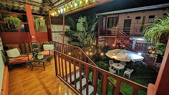 1961 Los Naranjos Hostal