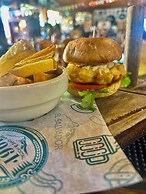 1961 Los Naranjos Hostal