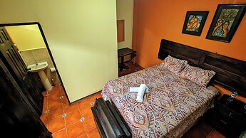 1961 Los Naranjos Hostal