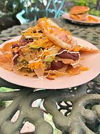 1961 Los Naranjos Hostal