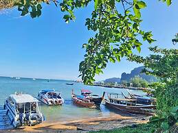 Anyavee Chom By The Sea