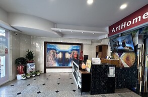 ARTHOME HOTEL