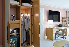 Buoy Haus Beach Resort St. Thomas, Autograph Collection