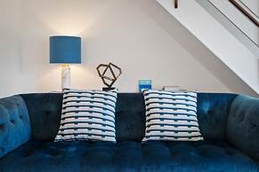 Merlins Gardens - Tenby Cottage