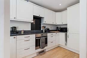 Merlins Gardens - Tenby Cottage