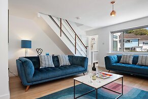 Merlins Gardens - Tenby Cottage