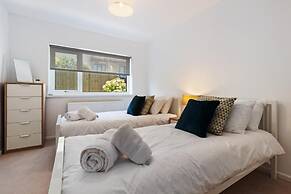 Merlins Gardens - Tenby Cottage