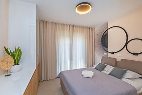 Ragusa Sea View apartment by DuHomes