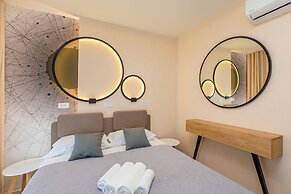 Ragusa Sea View apartment by DuHomes