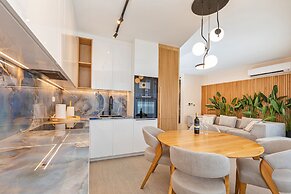 Ragusa Sea View apartment by DuHomes