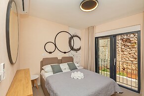 Ragusa Sea View apartment by DuHomes