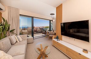 Ragusa Sea View apartment by DuHomes