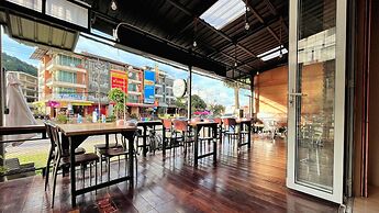 ALPHA Hostel Cafe&Bar