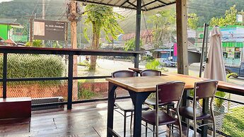 ALPHA Hostel Cafe&Bar