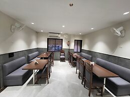 Hotel sar kamla dham