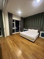 Amazing Pool By Platinum Suites