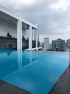 Amazing Pool By Platinum Suites