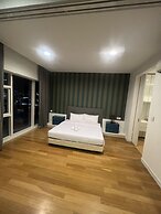 Amazing Pool By Platinum Suites