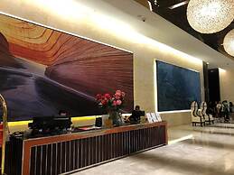 Amazing Pool By Platinum Suites