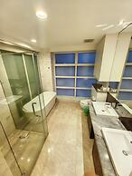 Amazing Pool By Platinum Suites