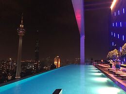 Amazing Pool By Platinum Suites