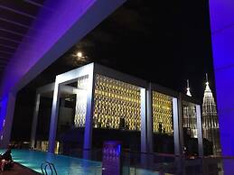 Amazing Pool By Platinum Suites