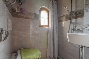 Rudnica Hill Lodge