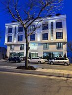 Shelton Airport Otel