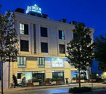 Shelton Airport Otel