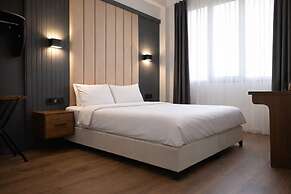 Shelton Airport Otel