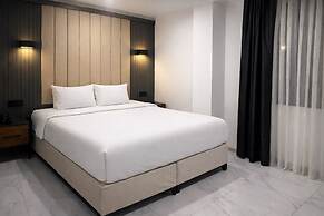 Shelton Airport Otel