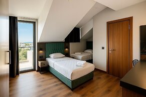 Shelton Airport Otel