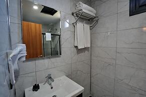 Shelton Airport Otel