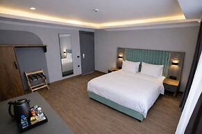 Shelton Airport Otel