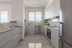 YAMAS Urban Living Sunny Pool Penthouse