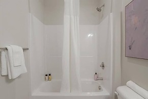 CozySuites at Lawrenceville