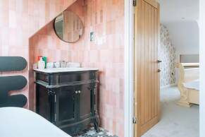 Lush & Spacious 3BD House - East Brighton