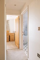 Lush & Spacious 3BD House - East Brighton